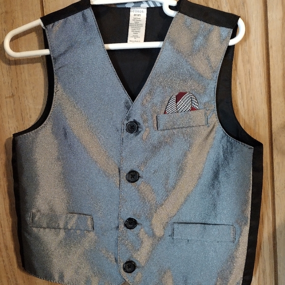 Boys gray vest with handercheif - Picture 1 of 2